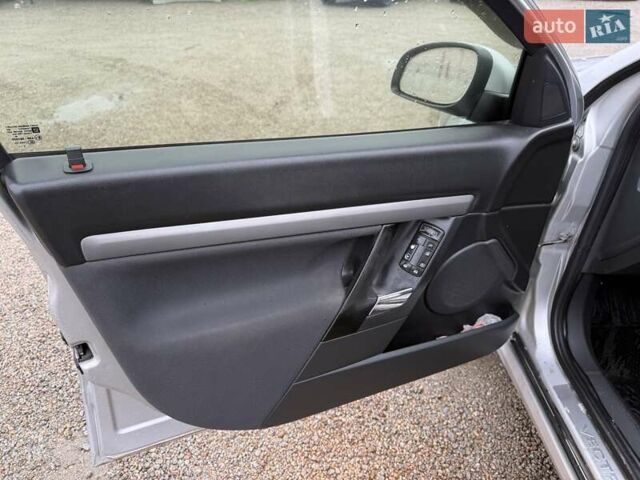 Сірий Опель Вектра, об'ємом двигуна 1.6 л та пробігом 300 тис. км за 4500 $, фото 4 на Automoto.ua