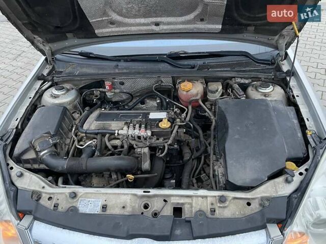 Сірий Опель Вектра, об'ємом двигуна 2.2 л та пробігом 170 тис. км за 4899 $, фото 15 на Automoto.ua
