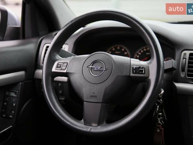 Сірий Опель Вектра, об'ємом двигуна 2.2 л та пробігом 174 тис. км за 5900 $, фото 13 на Automoto.ua