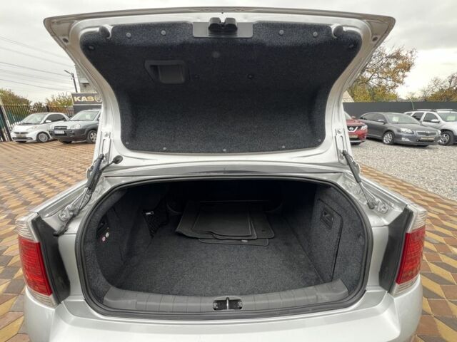 Сірий Опель Вектра, об'ємом двигуна 2.2 л та пробігом 112 тис. км за 6750 $, фото 18 на Automoto.ua