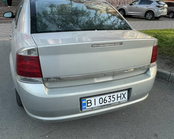 Опель Вектра 2006 в Полтаве на Automoto.ua Серый Опель Вектра, объемом двигателя 2.2 л и пробегом 230 тыс. км за 4500 $, фото 5 на Automoto.ua