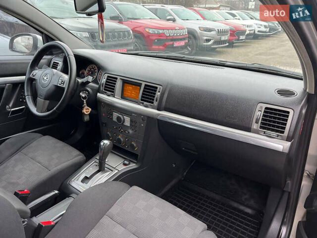 Серый Опель Вектра, объемом двигателя 2.2 л и пробегом 230 тыс. км за 5700 $, фото 16 на Automoto.ua