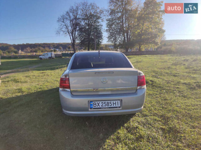 Серый Опель Вектра, объемом двигателя 2.8 л и пробегом 232 тыс. км за 4900 $, фото 1 на Automoto.ua