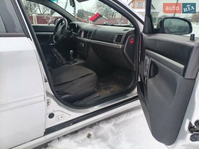 Сірий Опель Вектра, об'ємом двигуна 2.2 л та пробігом 215 тис. км за 3900 $, фото 13 на Automoto.ua