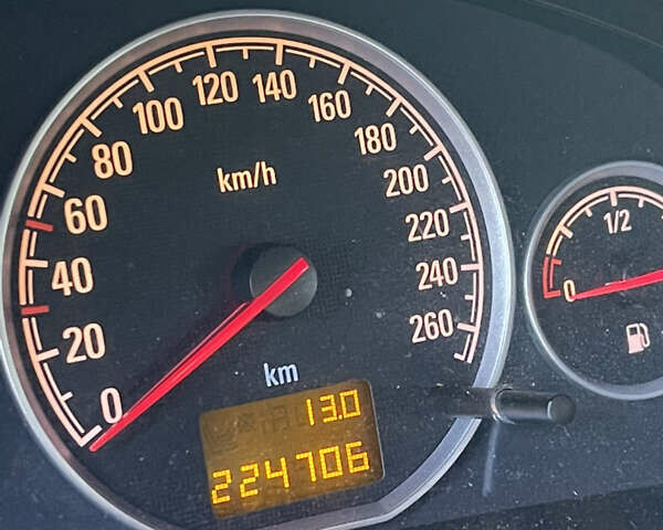 Опель Вектра 2006 в Полтаве на Automoto.ua Серый Опель Вектра, объемом двигателя 2.2 л и пробегом 230 тыс. км за 4500 $, фото 9 на Automoto.ua