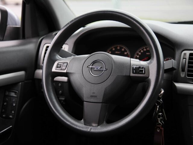 Серый Опель Вектра, объемом двигателя 2.2 л и пробегом 174 тыс. км за 5900 $, фото 13 на Automoto.ua