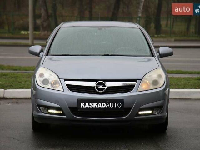 Сірий Опель Вектра, об'ємом двигуна 2.2 л та пробігом 174 тис. км за 5900 $, фото 1 на Automoto.ua