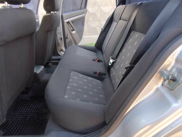 Сірий Опель Вектра, об'ємом двигуна 1.8 л та пробігом 147 тис. км за 3999 $, фото 9 на Automoto.ua