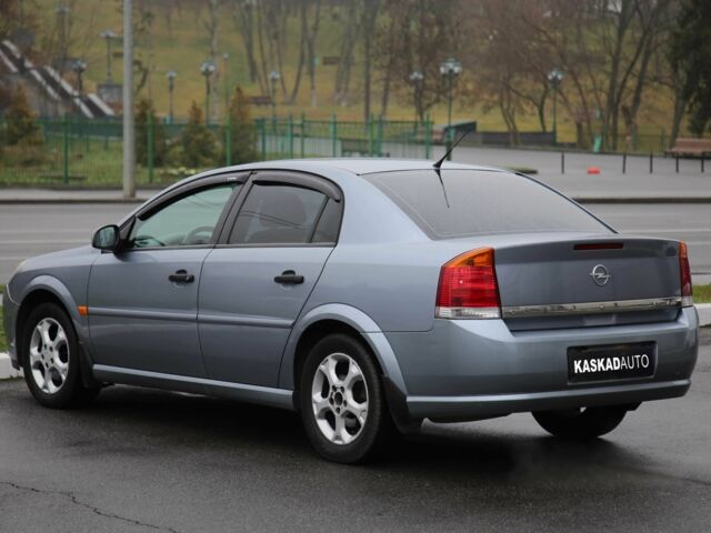 Серый Опель Вектра, объемом двигателя 2.2 л и пробегом 174 тыс. км за 5900 $, фото 3 на Automoto.ua