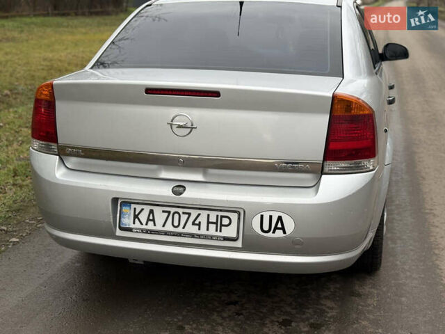 Сірий Опель Вектра, об'ємом двигуна 1.8 л та пробігом 147 тис. км за 4900 $, фото 4 на Automoto.ua