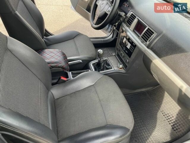 Сірий Опель Вектра, об'ємом двигуна 2.2 л та пробігом 288 тис. км за 5400 $, фото 11 на Automoto.ua