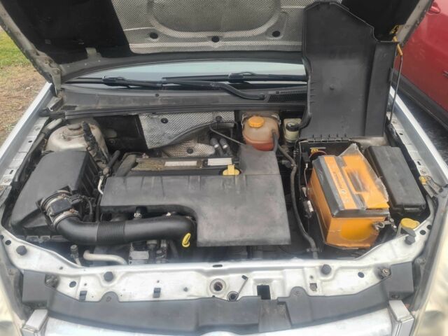 Сірий Опель Вектра, об'ємом двигуна 2.2 л та пробігом 202 тис. км за 4000 $, фото 14 на Automoto.ua