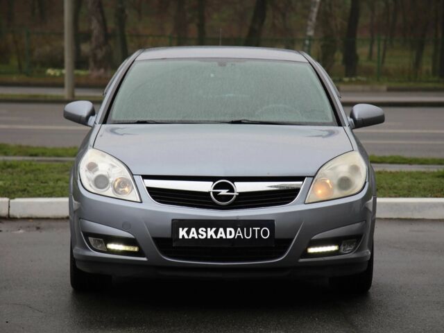 Серый Опель Вектра, объемом двигателя 2.2 л и пробегом 174 тыс. км за 5900 $, фото 1 на Automoto.ua