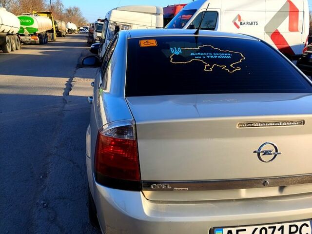 Серый Опель Вектра, объемом двигателя 2.2 л и пробегом 187 тыс. км за 4777 $, фото 3 на Automoto.ua