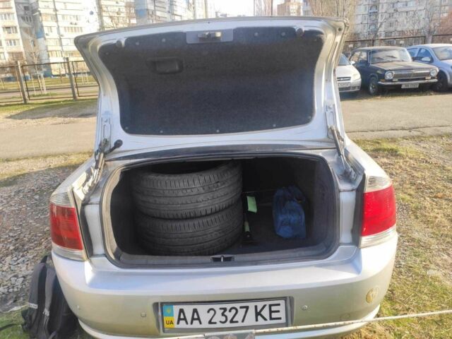 Сірий Опель Вектра, об'ємом двигуна 2.2 л та пробігом 202 тис. км за 4000 $, фото 10 на Automoto.ua