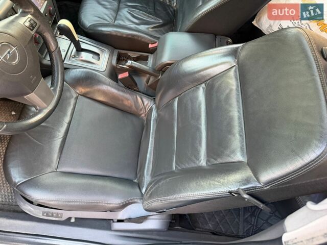 Сірий Опель Вектра, об'ємом двигуна 2.8 л та пробігом 272 тис. км за 5300 $, фото 22 на Automoto.ua
