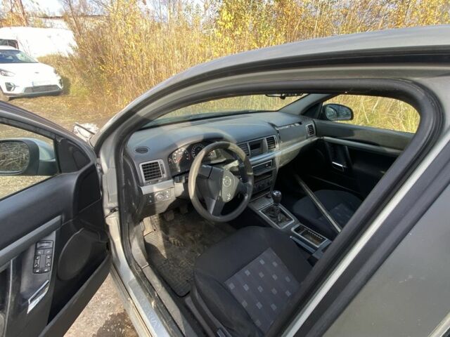 Сірий Опель Вектра, об'ємом двигуна 1.8 л та пробігом 240 тис. км за 2400 $, фото 2 на Automoto.ua