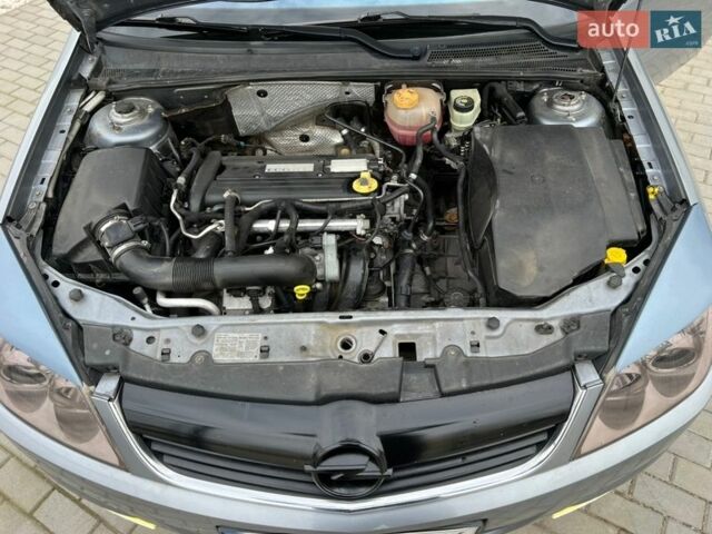 Серый Опель Вектра, объемом двигателя 2.2 л и пробегом 280 тыс. км за 4250 $, фото 50 на Automoto.ua