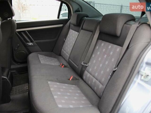 Сірий Опель Вектра, об'ємом двигуна 2.2 л та пробігом 174 тис. км за 5900 $, фото 7 на Automoto.ua