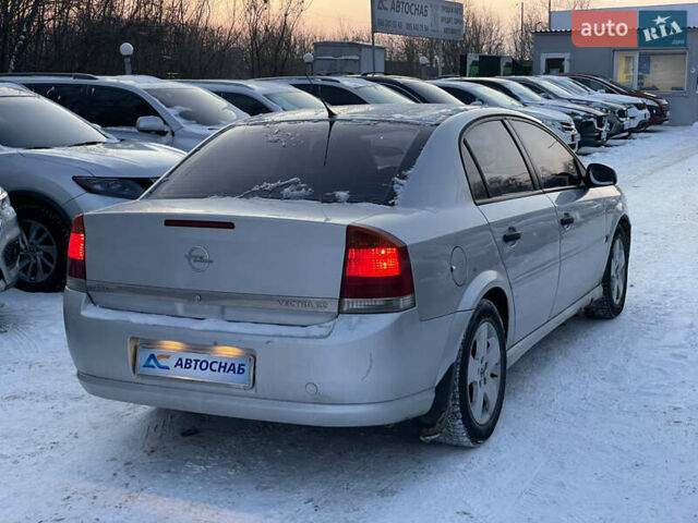 Сірий Опель Вектра, об'ємом двигуна 2.2 л та пробігом 250 тис. км за 4500 $, фото 5 на Automoto.ua