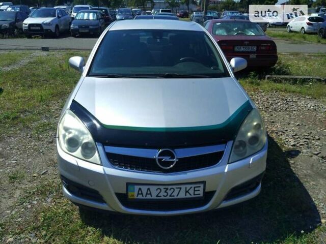 Серый Опель Вектра, объемом двигателя 0 л и пробегом 202 тыс. км за 4600 $, фото 5 на Automoto.ua