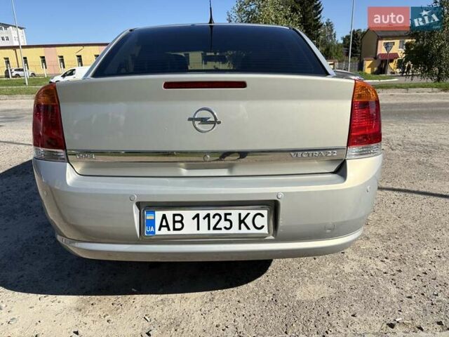 Сірий Опель Вектра, об'ємом двигуна 2.2 л та пробігом 90 тис. км за 6000 $, фото 4 на Automoto.ua