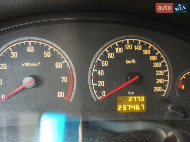 Серый Опель Вектра, объемом двигателя 2.2 л и пробегом 238 тыс. км за 6000 $, фото 10 на Automoto.ua
