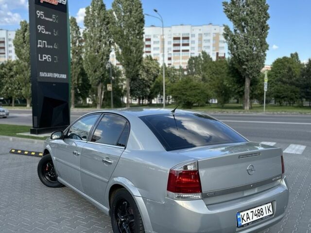 Серый Опель Вектра, объемом двигателя 2.2 л и пробегом 260 тыс. км за 3800 $, фото 2 на Automoto.ua