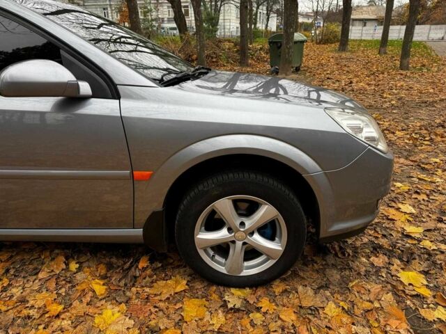 Серый Опель Вектра, объемом двигателя 1.8 л и пробегом 294 тыс. км за 5690 $, фото 4 на Automoto.ua