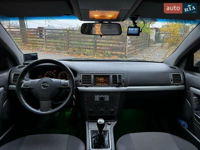 Серый Опель Вектра, объемом двигателя 1.8 л и пробегом 294 тыс. км за 5690 $, фото 25 на Automoto.ua