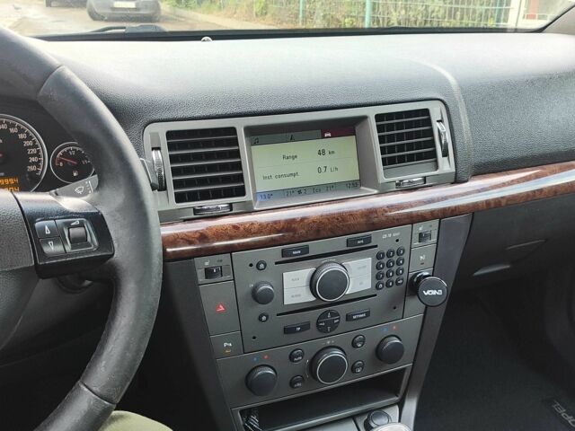 Серый Опель Вектра, объемом двигателя 1.8 л и пробегом 380 тыс. км за 5500 $, фото 2 на Automoto.ua