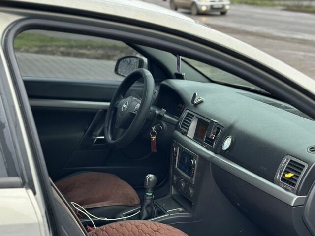 Серый Опель Вектра, объемом двигателя 2.2 л и пробегом 173 тыс. км за 6000 $, фото 6 на Automoto.ua