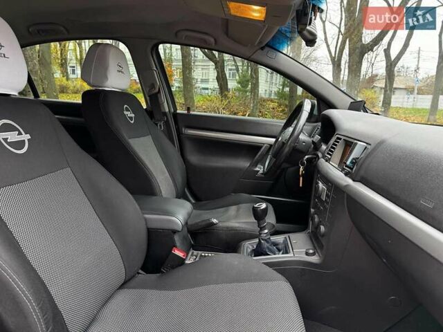 Серый Опель Вектра, объемом двигателя 1.8 л и пробегом 294 тыс. км за 5690 $, фото 31 на Automoto.ua