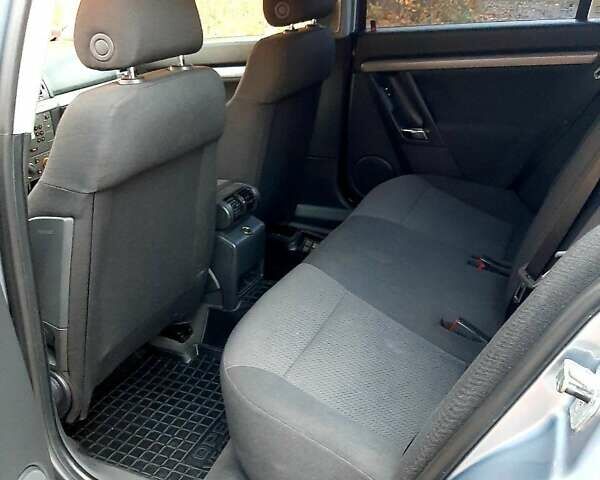 Серый Опель Вектра, объемом двигателя 2.2 л и пробегом 258 тыс. км за 4500 $, фото 1 на Automoto.ua