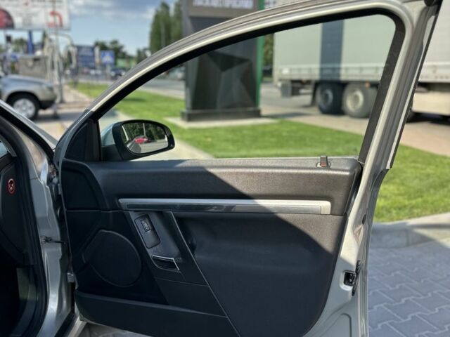 Серый Опель Вектра, объемом двигателя 2.2 л и пробегом 260 тыс. км за 3800 $, фото 12 на Automoto.ua