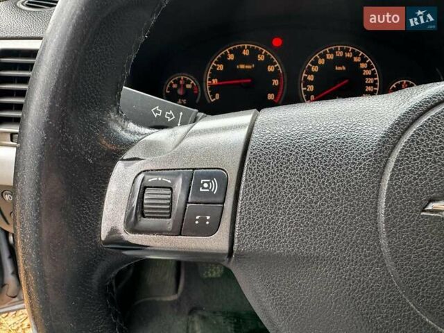 Серый Опель Вектра, объемом двигателя 1.8 л и пробегом 294 тыс. км за 5690 $, фото 16 на Automoto.ua