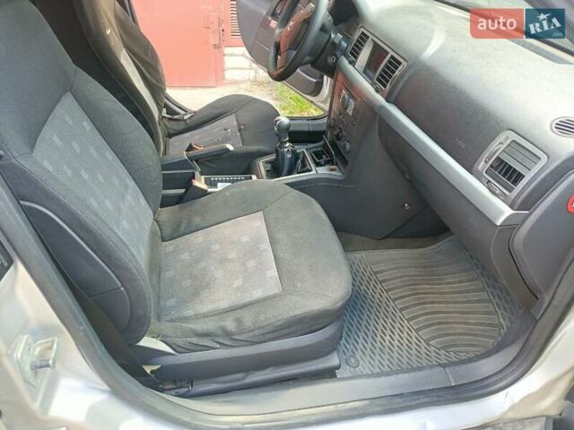 Серый Опель Вектра, объемом двигателя 2.2 л и пробегом 258 тыс. км за 4200 $, фото 11 на Automoto.ua