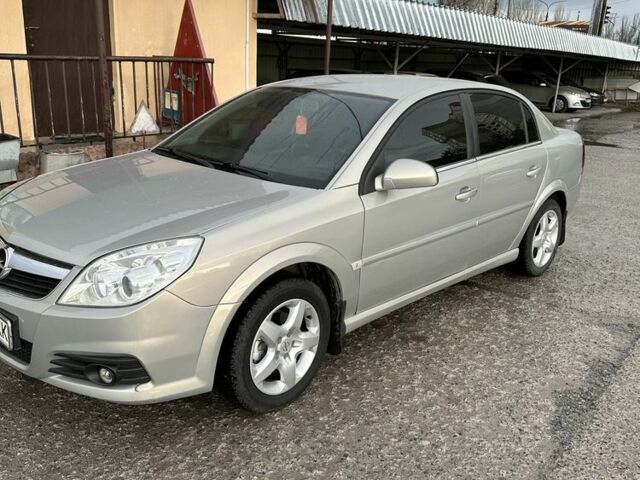 Серый Опель Вектра, объемом двигателя 2.2 л и пробегом 208 тыс. км за 5200 $, фото 2 на Automoto.ua