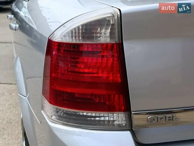 Сірий Опель Вектра, об'ємом двигуна 2.2 л та пробігом 261 тис. км за 5690 $, фото 10 на Automoto.ua