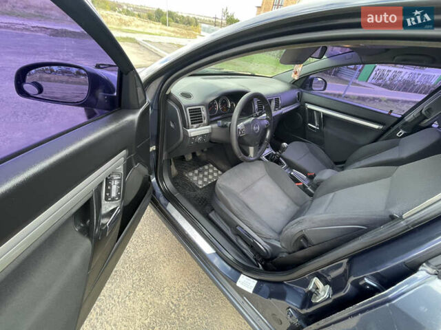 Сірий Опель Вектра, об'ємом двигуна 2.2 л та пробігом 218 тис. км за 4750 $, фото 10 на Automoto.ua