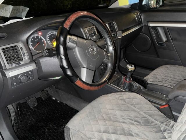 Сірий Опель Вектра, об'ємом двигуна 1.9 л та пробігом 40 тис. км за 2000 $, фото 1 на Automoto.ua