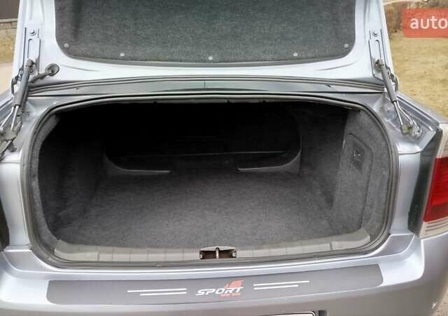 Сірий Опель Вектра, об'ємом двигуна 2.2 л та пробігом 247 тис. км за 5200 $, фото 22 на Automoto.ua