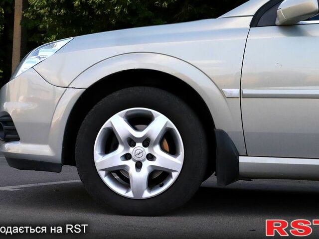 Сірий Опель Вектра, об'ємом двигуна 2.2 л та пробігом 303 тис. км за 5500 $, фото 1 на Automoto.ua