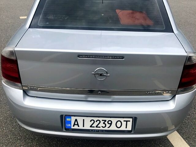 Серый Опель Вектра, объемом двигателя 2.2 л и пробегом 257 тыс. км за 6100 $, фото 3 на Automoto.ua