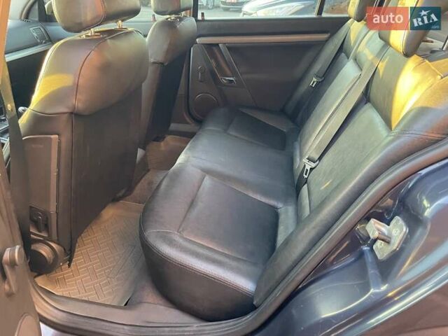 Серый Опель Вектра, объемом двигателя 1.8 л и пробегом 101 тыс. км за 5000 $, фото 2 на Automoto.ua