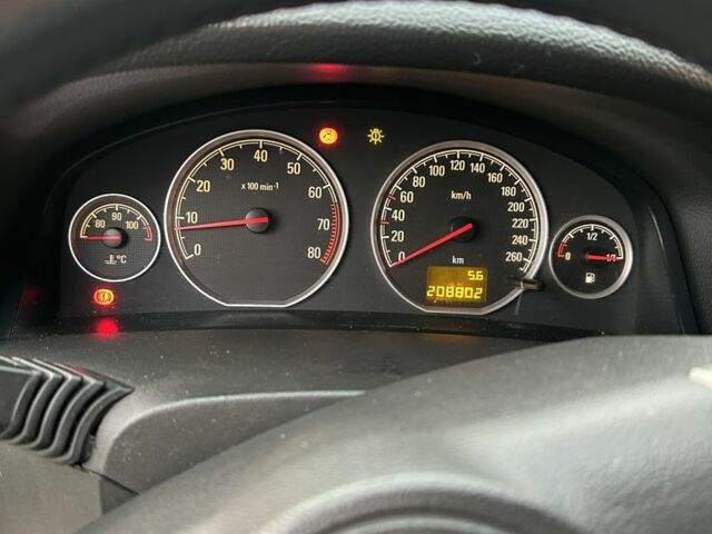 Серый Опель Вектра, объемом двигателя 2.2 л и пробегом 208 тыс. км за 5200 $, фото 7 на Automoto.ua