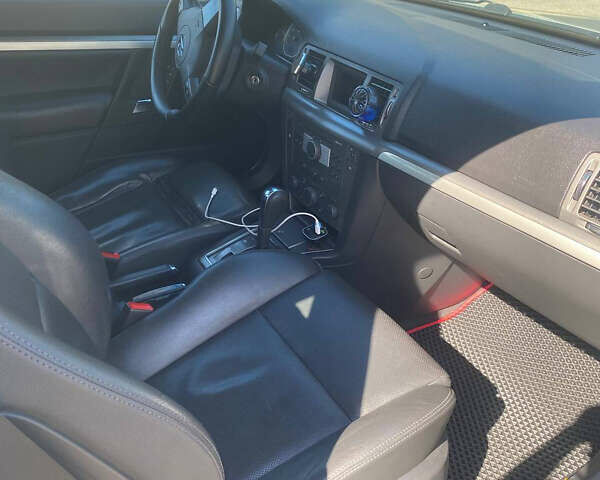 Серый Опель Вектра, объемом двигателя 2.2 л и пробегом 285 тыс. км за 5700 $, фото 5 на Automoto.ua