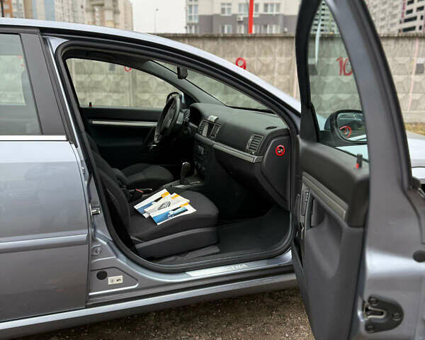 Сірий Опель Вектра, об'ємом двигуна 2.2 л та пробігом 56 тис. км за 8500 $, фото 9 на Automoto.ua