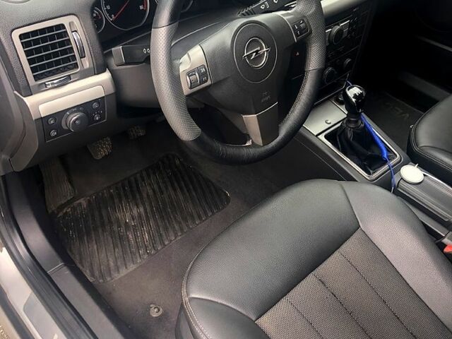 Серый Опель Вектра, объемом двигателя 2.2 л и пробегом 257 тыс. км за 6100 $, фото 7 на Automoto.ua