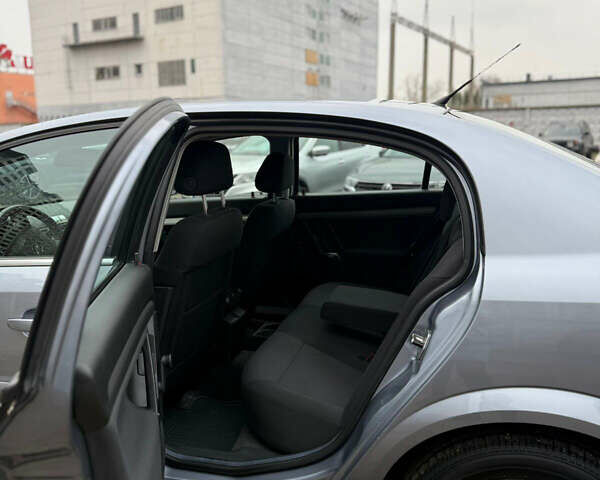 Сірий Опель Вектра, об'ємом двигуна 2.2 л та пробігом 56 тис. км за 8500 $, фото 3 на Automoto.ua